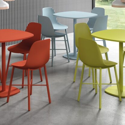 Ensemble table Circa et chaises Cloë