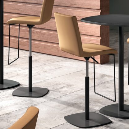 Ensemble table Circa et tabourets BarSherpa