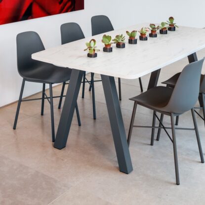 Ensemble table Veneto et chaises Cloë