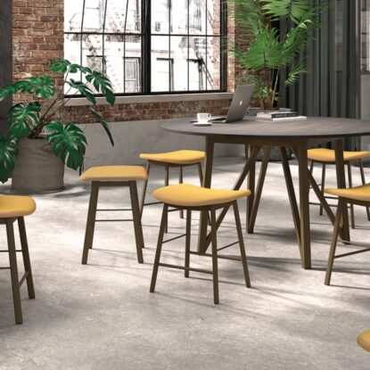 Ensemble table Wacko2.0 et chaises TabAmi, BarAmi & BarAmica