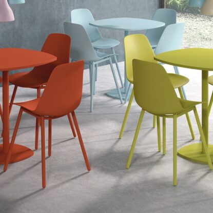 Set tafel Circa en stoelen Claudio