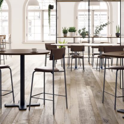 Set tafel Spinner2 en stoelen Fly - tafel Spinner en barkrukken BarFly