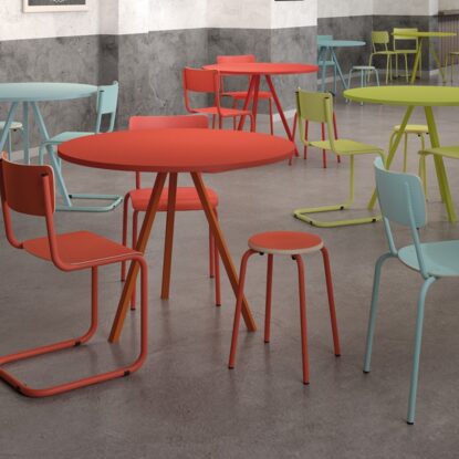 Tafelset Triple, stoelen College en Vintage et barkrukken TabCollege